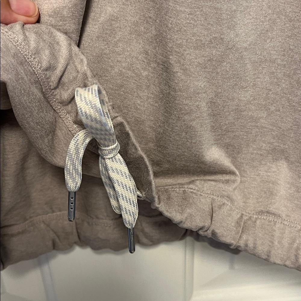 Vuori halo half zip Pullover SZ L in sand - Picture 4 of 9